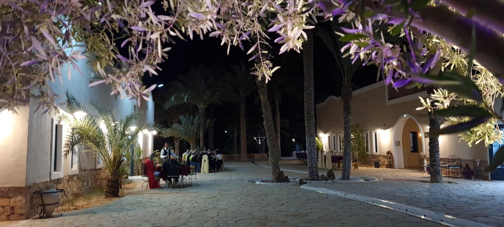 Hotel Pansy Qasr Ghilan Eksteriør bilde